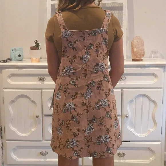 Tinseltown Juniors' Blush Floral Skirtall - Picture 5 of 6